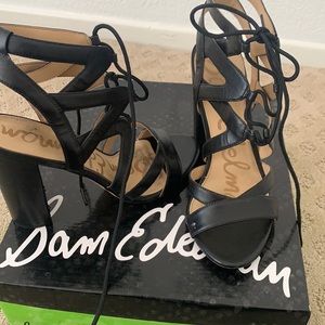 Black heeled sandal